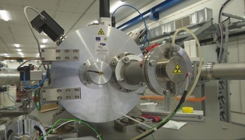 Aj na Slovensku vieme analyzovať najmenšie časti materiálov. Toto zariadenie slúži mladým vedcom