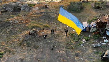 Majú sa hlásiť do vojenskej služby. Už 17-roční Ukrajinci žijúci v zahraničí sa majú prísť zaregistrovať do armády