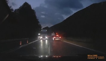Polícia hľadá bezohľadných vodičov kamiónov. V rýchlosti sa rútili v protismere pod Strečnom