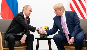 Trump bol agentom KGB s krycím menom Krasnov, tvrdí bývalý šéf kazašskej tajnej služby