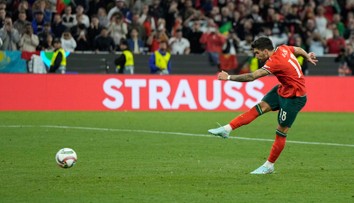 Liga národov: O víťazovi rozhodol napínavý penaltový rozstrel. Portugalsko oslavuje druhý titul