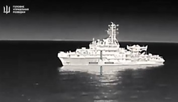 VIDEO: Ukrajinci pokračujú v decimovaní ruskej flotily. Pri Novorossijsku zasiahli jedno z najcennejších plavidiel