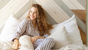 Chcete zlepšiť svoj spánok? Chybu robíte možno aj pri výbere pyžama