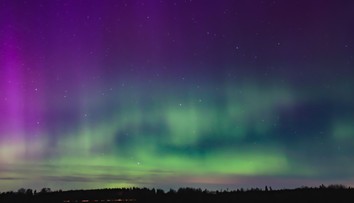 Myslela si, že ide o vzácnu polárnu žiaru. V skutočnosti zachytila Lietajúci banán