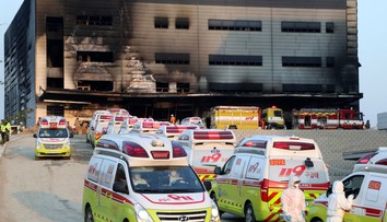 Požiar na stavenisku neprežilo 36 ľudí, desiatky ďalších sú nezvestní