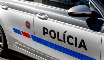 Desivý incident v obci Jarabiná. Muž napadol vidlami svojich rodičov a spôsobil im vážne zranenia