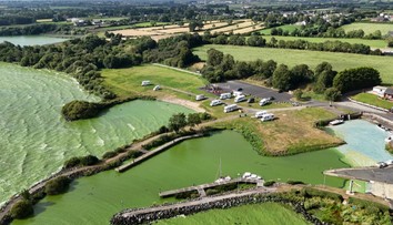 Jazero s pitnou vodou sa zmenilo na hniezdo patogénov. Našli v ňom gény superodolných baktérií