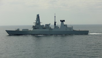 Irán varuje európske krajiny pred zapojením sa do konfliktu. Británia plánuje vyslať na Cyprus vojnovú loď