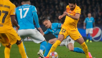 VIDEO-LM: Calzonova premiéra s Neapolom skončila remízou, Arsenal padol v Porte