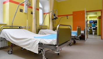 Lekári v Česku zabudli informovať o smrti ženy. Príbuzní sa to dozvedeli až o dva dni, keď dcéra zavolala do nemocnice