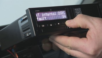 Nová povinnosť pre vodičov. Tisíce vozidiel budú musieť mať zariadenie, ktoré poznáme z kamiónov či autobusov