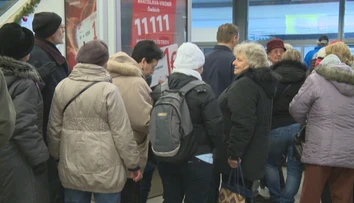 Vystáli si na ne hodinové rady a zbytočne. Senior pasy už nemajú význam