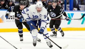 Dvojgólový Matthews priviedol Toronto v zámorskej NHL k víťazstvu nad Nashvillom