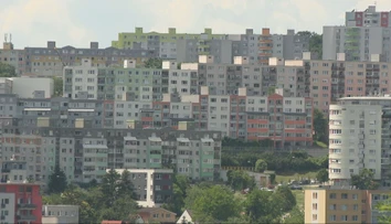 Takmer 300-tisíc bytov je na Slovensku neobývaných. Rozdiely medzi regiónmi sú obrovské