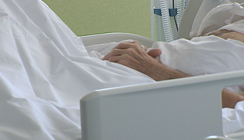 Pacienti sa v nemocniciach varia v horúčavách. Niekde ventilátory majú, no nesmú ich zapnúť