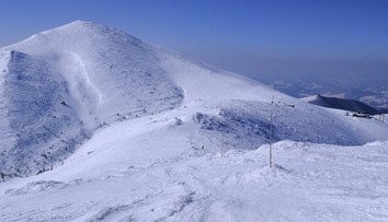 Pod Veľkým Kriváňom zasypala lavína dvoch lyžiarov. Obaja vyviazli našťastie bez zranení