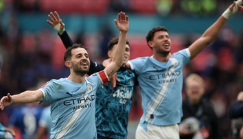 Manchester City oslavuje triumf v FA Cupe. Guardiola sa teší z jubilejnej trofeje