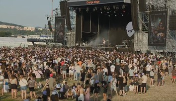 Festival Grape je v plnom prúde. Na trenčianske letisko dorazili tisíce ľudí