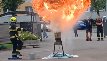 VIDEO: Nikdy to nerobte. Jedna chyba v kuchyni môže spôsobiť explóziu plameňov