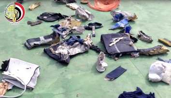 Oblasť pátrania po čiernych skrinkách egyptského lietadla sa opäť zúžila