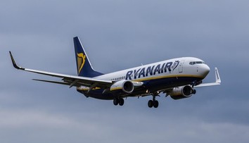 Fajčením v lietadle spôsobil dvojhodinové meškanie. Muža nakoniec vyviedla polícia