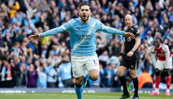 Náskok Arsenalu sa scvrkol na minimum, City riadne zamotalo boj o majstra. Dúbravkovo Burnley s ďalšou prehrou