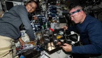 FOTO: Astronauti, ktorí uviazli vo vesmíre, sa vraj vôbec nenudia. Pozrite sa, ako si krátia čas