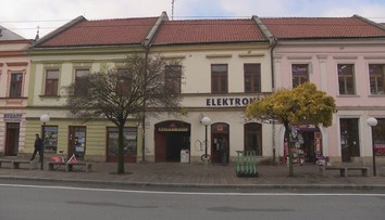 Historické domy v centre Prešova sú ohrozené. Pre nedbalosť suseda ich môžu zničiť splašky a vlhkosť