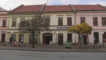 Historické domy v centre Prešova sú ohrozené. Pre nedbalosť suseda ich môžu zničiť splašky a vlhkosť