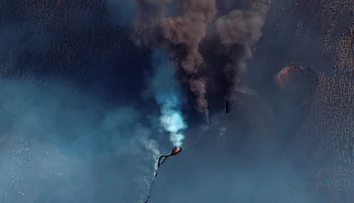 Na ostrove La Palma pre sopečný popol zrušili lety až do nedele