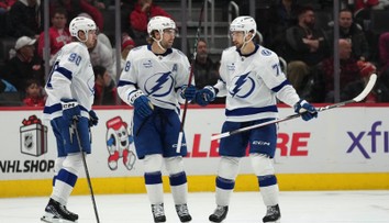 VIDEO: Tampa Bay potvrdila skvelú formu, Erik Černák nenastúpil. New York Rangers sa oprel o svoje hviezdy