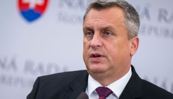 Andrej Danko vyzval Roberta Kaliňáka na výmenu náčelníka generálneho štábu Daniela Zmeka