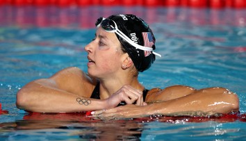 Americká plavkyňa Kate Douglassová sa zapísala do histórie. Svetový rekord vylepšila dvakrát za pár hodín