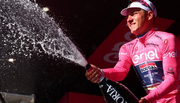 Giro: Evenepoel vyhral jednu z najtesnejších časoviek tohto tisícročia a opäť celkovo vedie