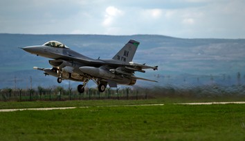 Stíhačky F-16 vyjdú viac ako 1,6 mld., avizovala ich ešte minulá vláda