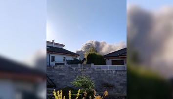 Obrovský požiar neďaleko Nitry. Do okolia sa šíri hustý dym