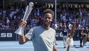 Vek je len číslo. Nestarnúci Francúz vyhral prvý titul už pred 20 rokmi, teraz prekonal Federerov rekord