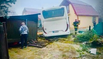FOTO: Hrozivá nehoda autobusu v Gerlachove