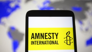 Amnesty kritizuje Slovensko za novelu ústavy: Zmeny sú súčasťou posunu od demokracie k autoritárstvu
