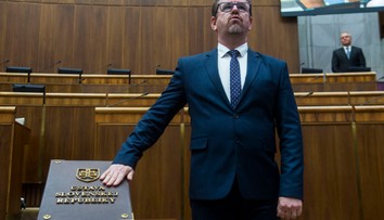 Známy poslanec KDH nafúkal po dopravnej nehode. Zrazil sa so zverou, strana reaguje