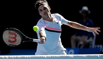 Obhajca Federer vo štvrťfinále vyzve Berdycha, šesťnásobný víťaz Djokovič vypadol
