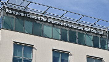Európske centrum pre prevenciu a kontrolu chorôb neodporúča podávať tretiu dávku vakcíny