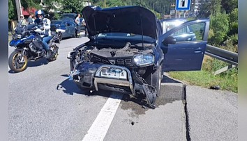 FOTO: Vážna nehoda na Kysuciach: Zrážka dvoch áut si vyžiadala viacero zranených, medzi nimi boli aj deti