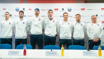 Slovenskí tenisti nastúpia proti Holandsku bez zraneného Gombosa
