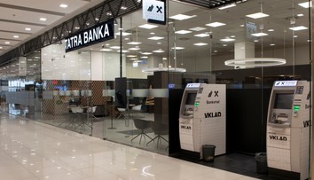 Slovenské banky zdvíhajú poplatky. Niektoré zdražujú len vybrané služby, iné menia celé cenníky (PREHĽAD)