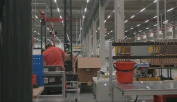 Slovensko cíti trpkú ekonomickú realitu: Zaniká viac pracovných miest, než sa vytvára. Susedia sa vzďaľujú