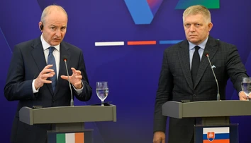 Slováci platia za elektrinu veľa, Fico chce zmenu. Pomôcť má aj V4