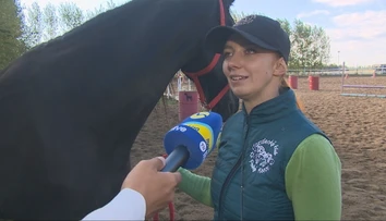 Mŕtva koza namiesto lopty a streľba z koňa. Slovenka súťažila na nezvyčajných hrách