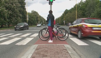 Od áut ich delia centimetre. Prešovčania riskujú životy na nebezpečnom priechode