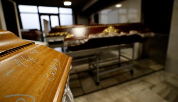 Ochorenie COVID-19 nebolo v máji hlavnou príčinou úmrtí